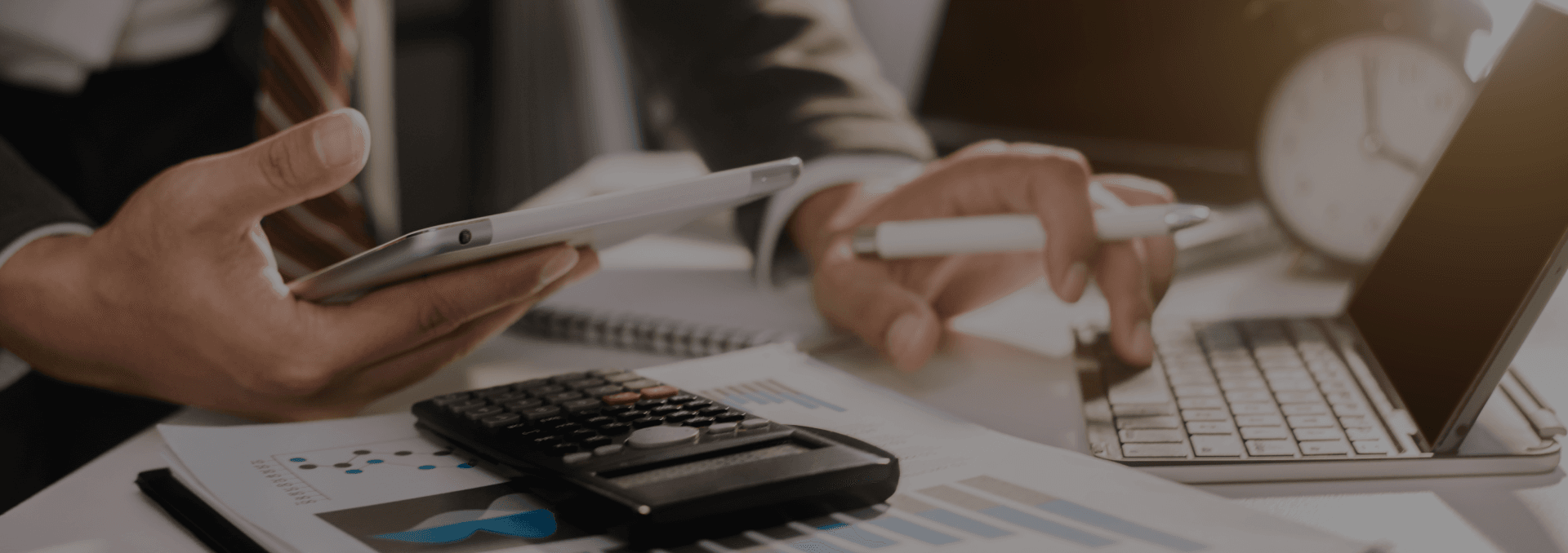 Banner Escritorio Asesores tributarios y contables.png